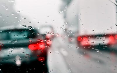 El peligro del asfalto mojado. 7 consejos para conducir con lluvia